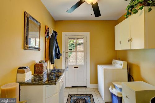 5 Cadwalader Dr, Trenton NJ 08618-3301 exterior