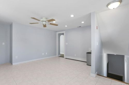 10 Autumn St, Norwalk CT 06850-2501 exterior