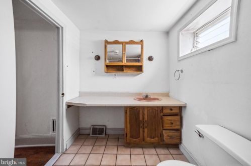 2348 Catharine St, Philadelphia PA 19146-2403 exterior