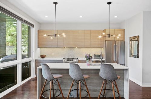 2145 Augusta Blvd, Chicago, IL 60622-4837