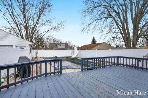 739 Marcia St, Wyoming MI 49509 exterior