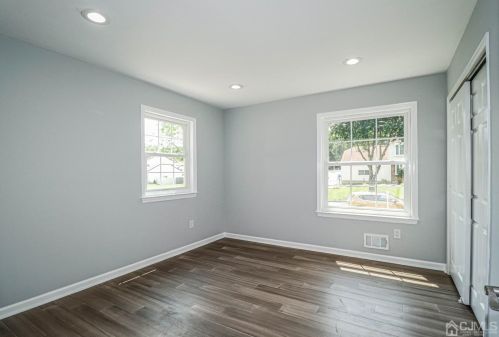 22 La Valencia Rd, Old Bridge NJ  08857-3305 exterior