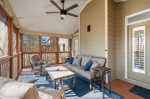 1021 Madeline Ln, Atlanta GA  30350-4024 exterior