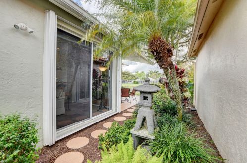 10387 Copper Lk Dr, Boynton Beach FL 33437-5511 exterior