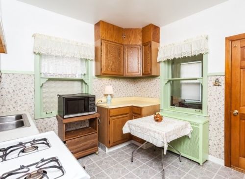 3346 Ridgeway Ave, Chicago, IL 60618-5218