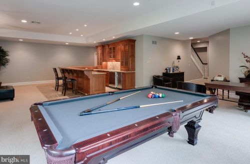 271 Blackburn Dr, Berwyn PA  19312-2801 exterior