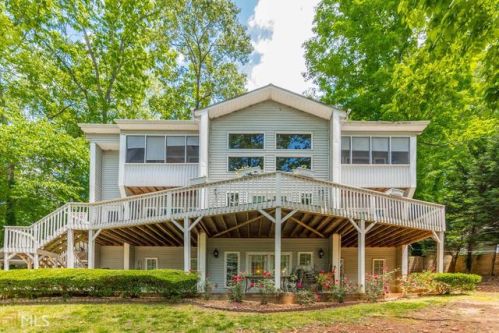 8741 Lake Dr, Lithonia, GA 30039-6529