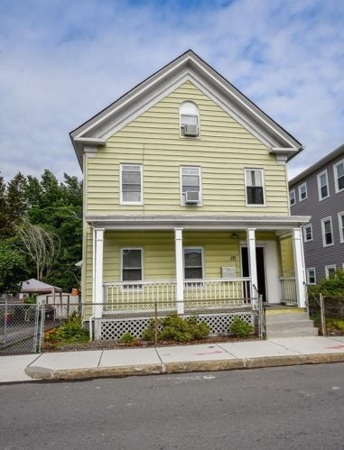171 Washington St, Worcester, MA 01610-2726