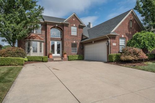 48545 American Elm Dr, Macomb Township, MI 48044-1429