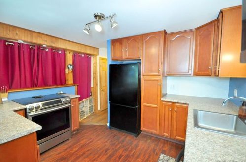 81 White St, Manchester CT 06042-3127 exterior