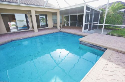 7359 Ml Pond Cir, Naples FL 34109-1702 exterior