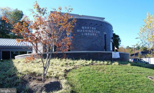 6316 Barrister Pl, Alexandria VA 22307-1214 exterior