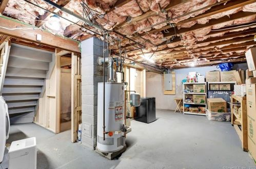 111 Torcon Dr, Torrington CT 06790-5817 exterior