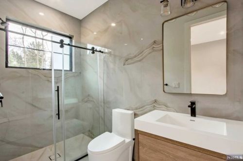 116 Lk Rd, Demarest NJ 07627-2236 exterior