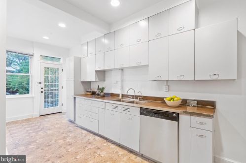 3708 Massachusetts Ave, Washington DC 20016-5812 exterior