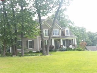 8526 Longleaf Dr, Ada, MI 49301-8422