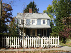 285 Cypress St, Newton, MA 02459-2227