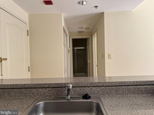 208 17th St, Philadelphia PA  19103-1202 exterior