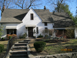 1342 Walnut St, Newton, MA 02461-1850