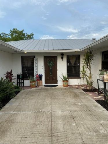 760 10th St, Naples, FL 34120-2059