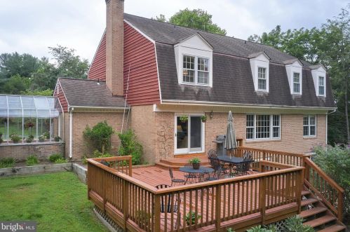 13508 Maidstone Ln, Rockville MD 20854-1030 exterior