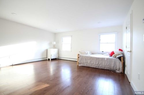 167 Concord Dr, River Edge NJ  07661-2118 exterior