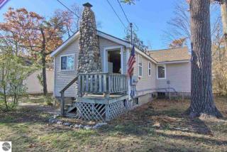 325 Hamilton St, Traverse City MI  49686-2960 exterior