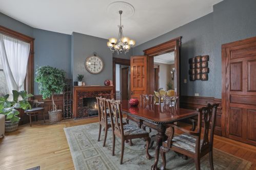 2126 Juneau Ave, Milwaukee WI 53233-1119 exterior