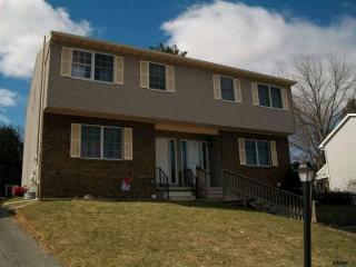 13 Pinewood Cir, Hanover PA  17331-9393 exterior