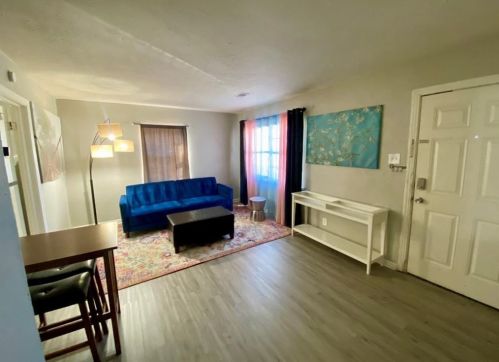 5631 Arlington Park Dr, Dallas TX  75235-6201 exterior