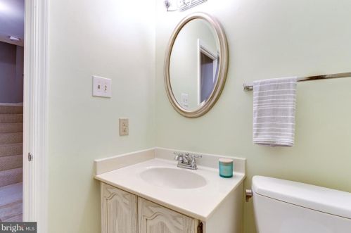 5819 Tudor Ln, Rockville MD 20852-2852 exterior