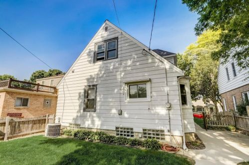 2847 77 St, Milwaukee WI 53219-2766 exterior