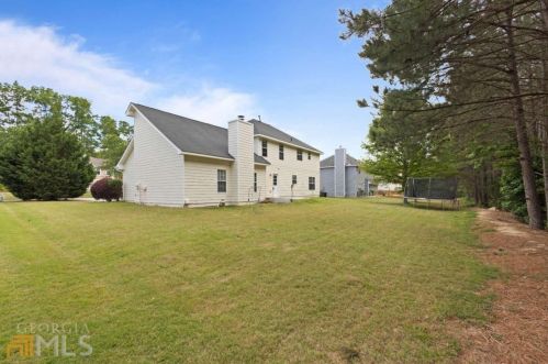 1560 Rogers Crossing Dr, Lithonia GA  30058-7005 exterior