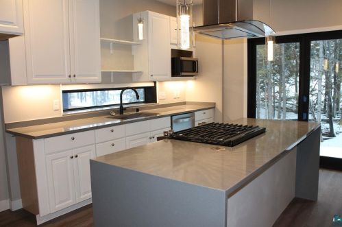 3631 London Rd, Duluth MN 55812-2125 exterior