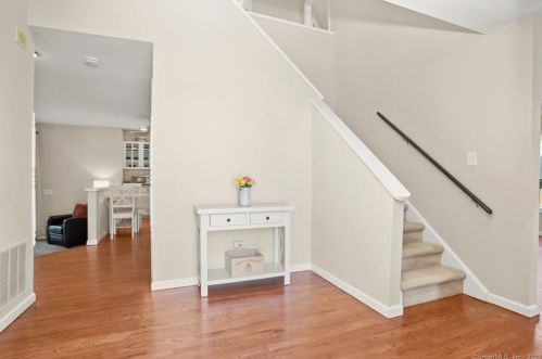 2 Cannon Brk Ln, Norwalk CT 06851-3835 exterior