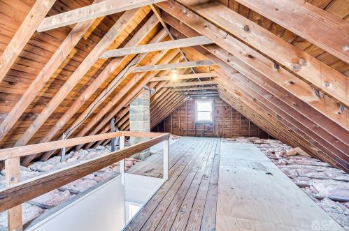 85 Gdn Ter, Edison NJ 08817-4501 exterior