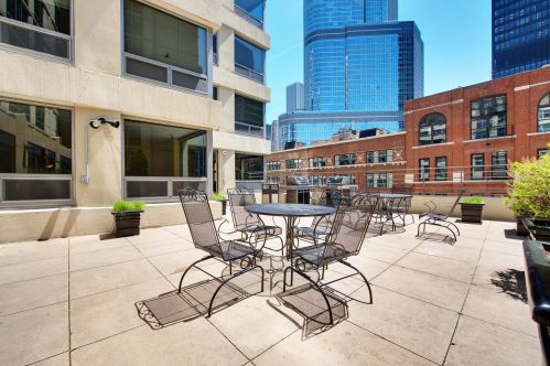 440 Wabash Ave, Chicago IL 60605-1209 exterior