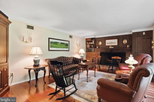 2195 Terwood Rd, Huntingdon Valley PA 19006-5509 exterior