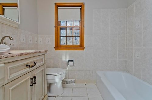 155 Canton Cir, Springfield MA 01104-1441 exterior