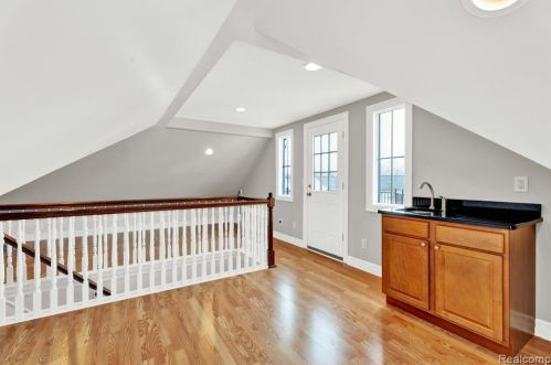 855 Bennaville Ave, Bham MI  48009-3668 exterior