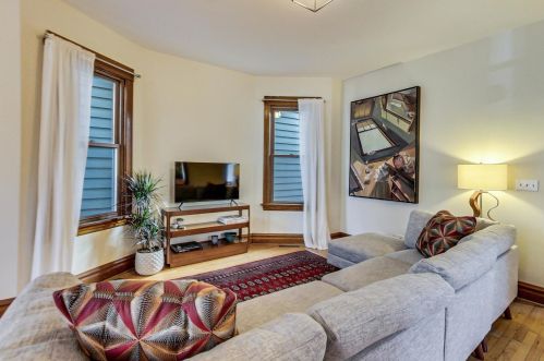 4244 Bell Ave, Chicago IL 60618-2904 exterior