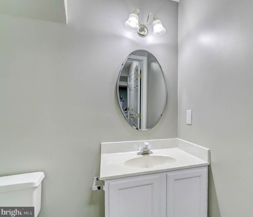 10414 Heathside Way, Rockville MD 20854-6346 exterior