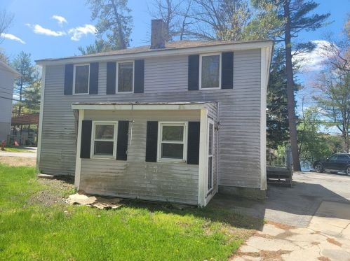 1 1st Ave, Methuen, MA 01844-1003