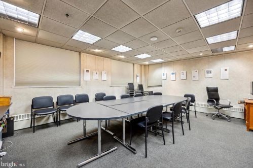 118 21st St, Philadelphia PA 19103-4431 exterior