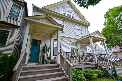 1861 Oakland Ave, Milwaukee WI  53202-1725 exterior