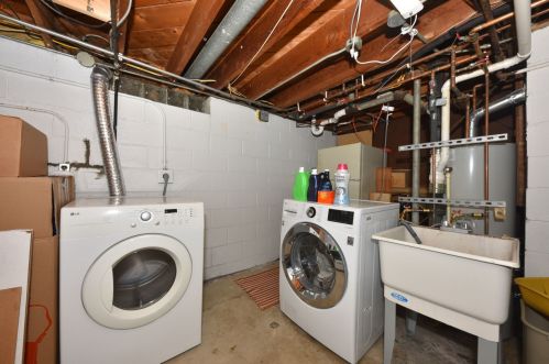 925 98, Milwaukee WI 53214-2634 exterior