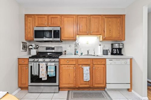 159 Cornflower Dr, Milford CT 06460-6974 exterior