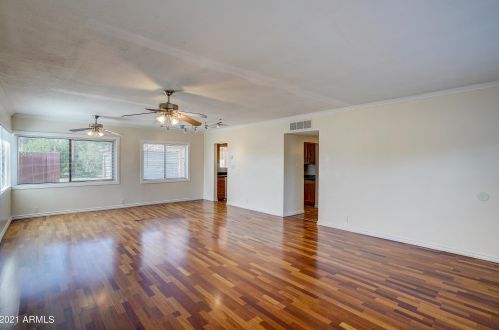 547 Belmont Ave, Phoenix AZ  85020-4017 exterior