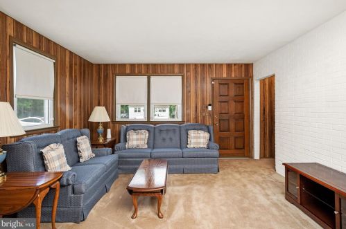 673 Independence Ave, Trenton NJ 08610-4201 exterior