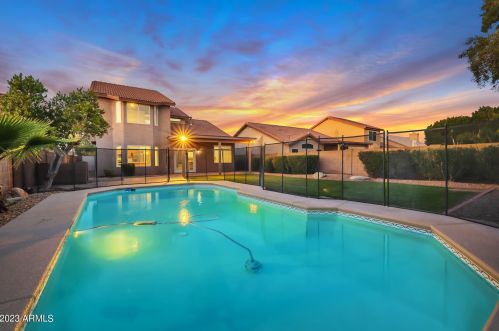 3231 Behrend Dr, Phoenix AZ  85050-7943 exterior